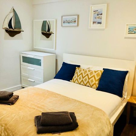 Modern One Bedroom Apartment Near The Seafront Портсмът Екстериор снимка